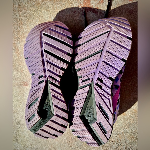 Brooks Women's Purple Leopard Print Revel Athletic Shoes - Picture 9 of 9